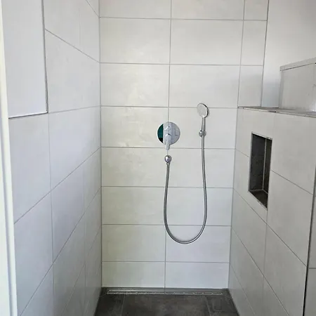 Ruhige, Moderne In Eicherloh-eigener Stellplatz Finsing